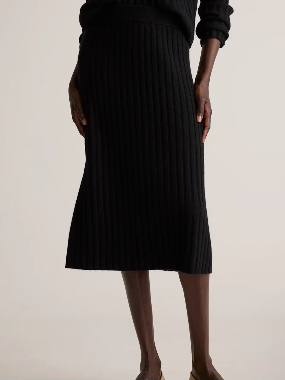 Quince Mongolian Cashmere Midi Skirt in Black